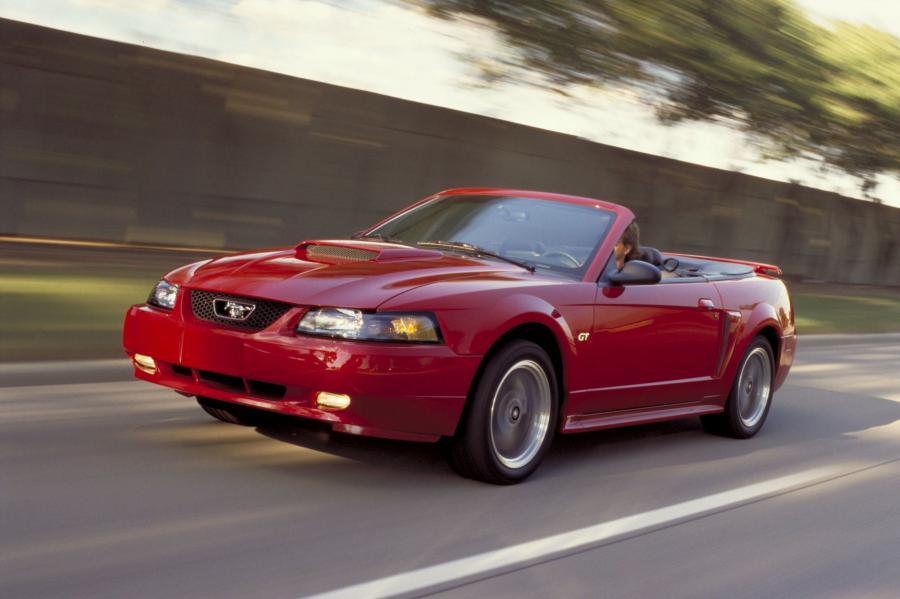 Ford Mustang GT Convertible 1999 года  (фото 33 из 74)